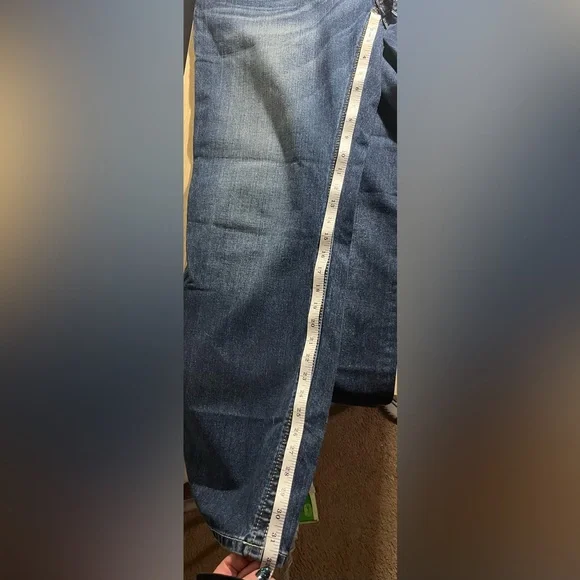 Ariat Men's Darkwash Lowrise M4 Jeans *LIKE NEW* - Picture 14 of 16